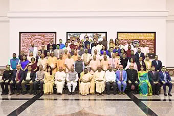 Hon’ble President of India serves Akshaya Patra’s 5 Billionth Meal 