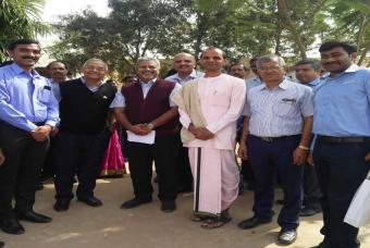 Dignitaries arrive at the venue