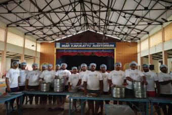 Akshaya Patra team serving food in Edathua