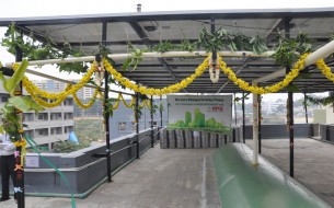 The solar plant was sponsored by Stichting HoogeWoert and supported by Liesbeth Van Geest and Rutger Zonneveld